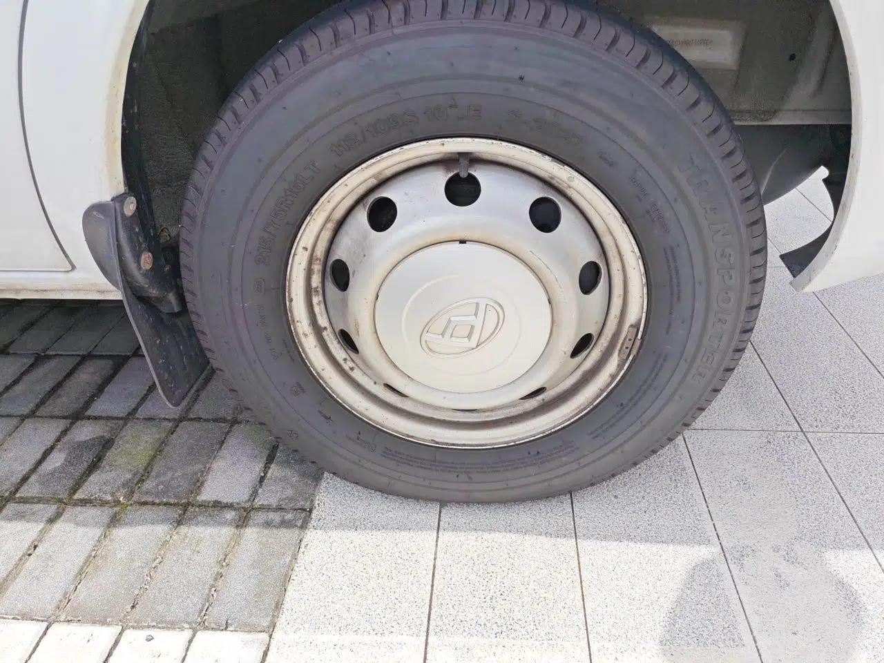 SAIC MAXUS Xintu V80 2021 2.0T Manual Classic Aoyuntong 127 PS Mid-axle Mid-roof 6/7/8/9-Seater — миниатюра 8