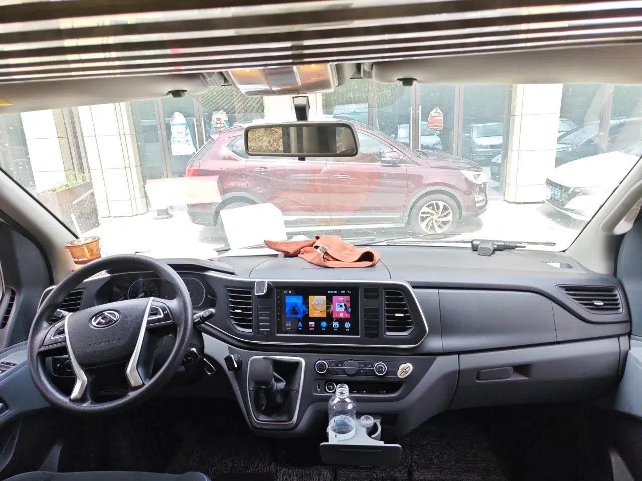 SAIC MAXUS Xintu V80 2021 2.0T Manual Classic Aoyuntong 127 PS Mid-axle Mid-roof 6/7/8/9-Seater — миниатюра 9