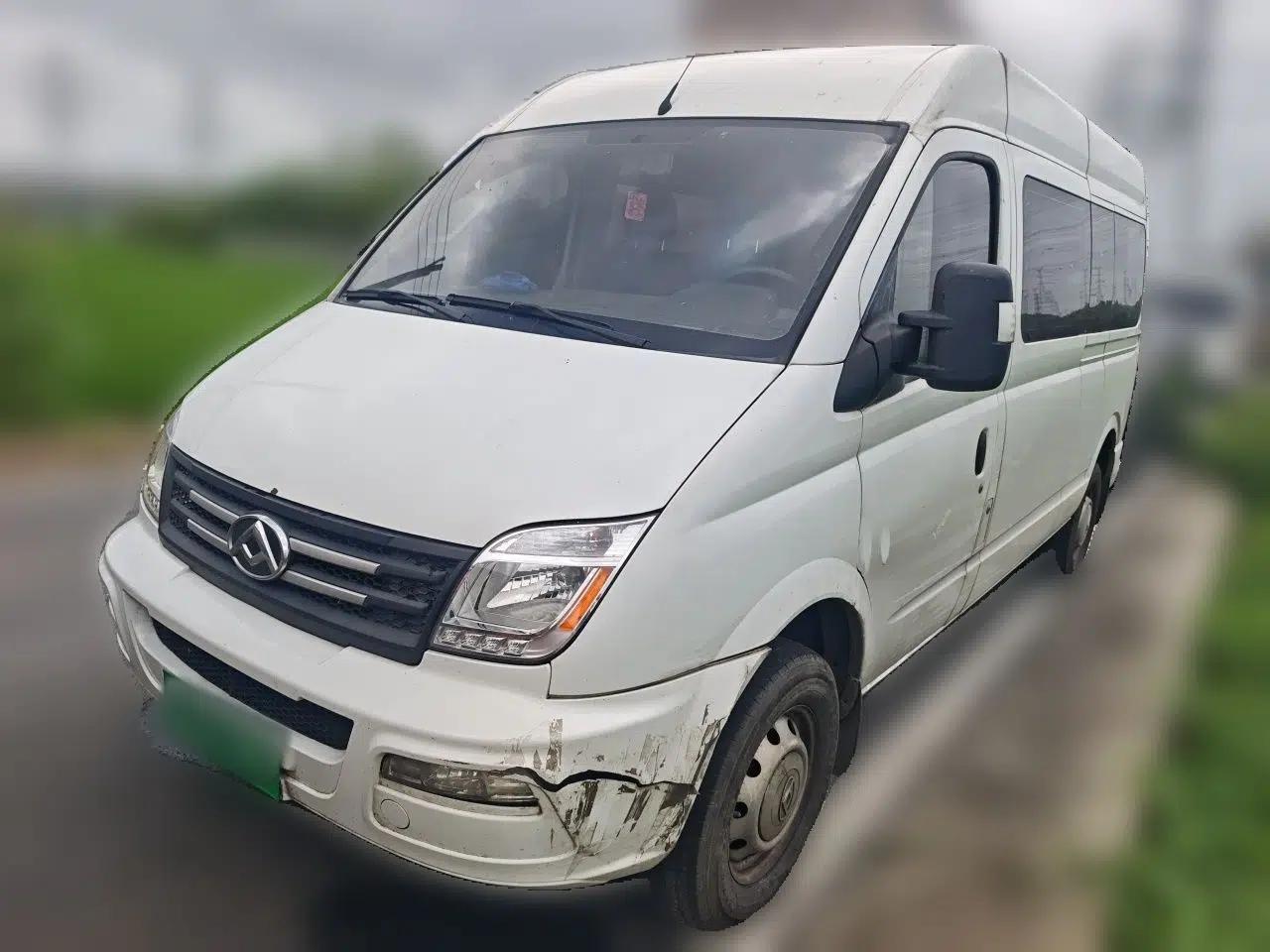 SAIC MAXUS Xintu V80 2023 2.0T Manual Classic Aoyuntong Long Wheelbase Mid-Height 6/7/8/9-Seater — миниатюра 1