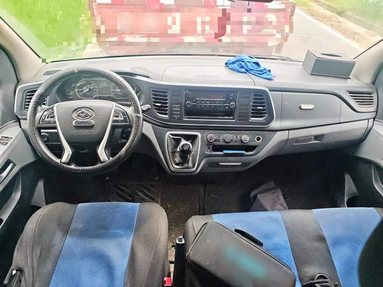 SAIC MAXUS Xintu V80 2023 2.0T Manual Classic Aoyuntong Long Wheelbase Mid-Height 6/7/8/9-Seater — миниатюра 9