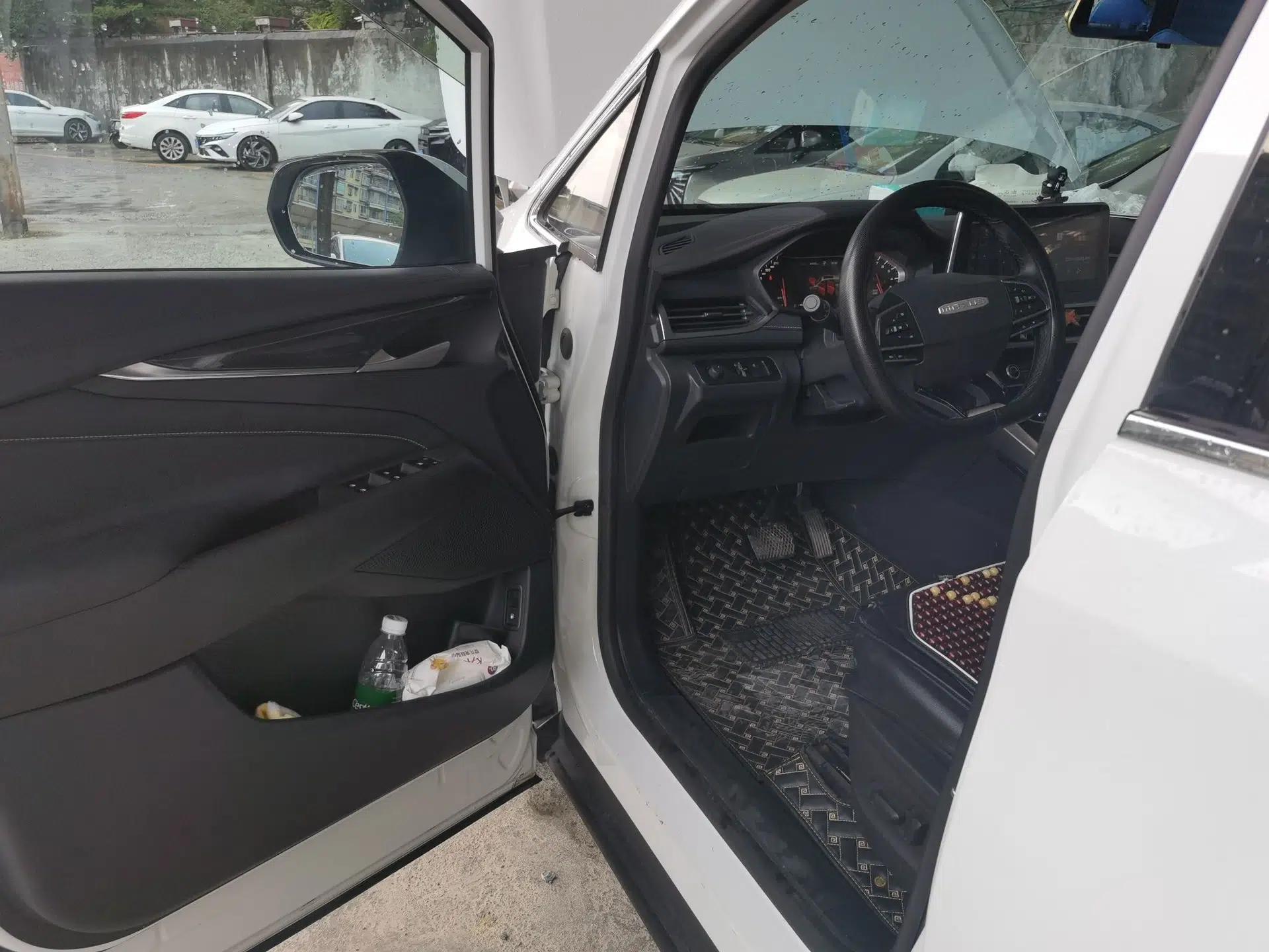 SAIC MAXUS G50 2019 1.5T First Edition Automatic Luxury Version 7 Seats — миниатюра 13