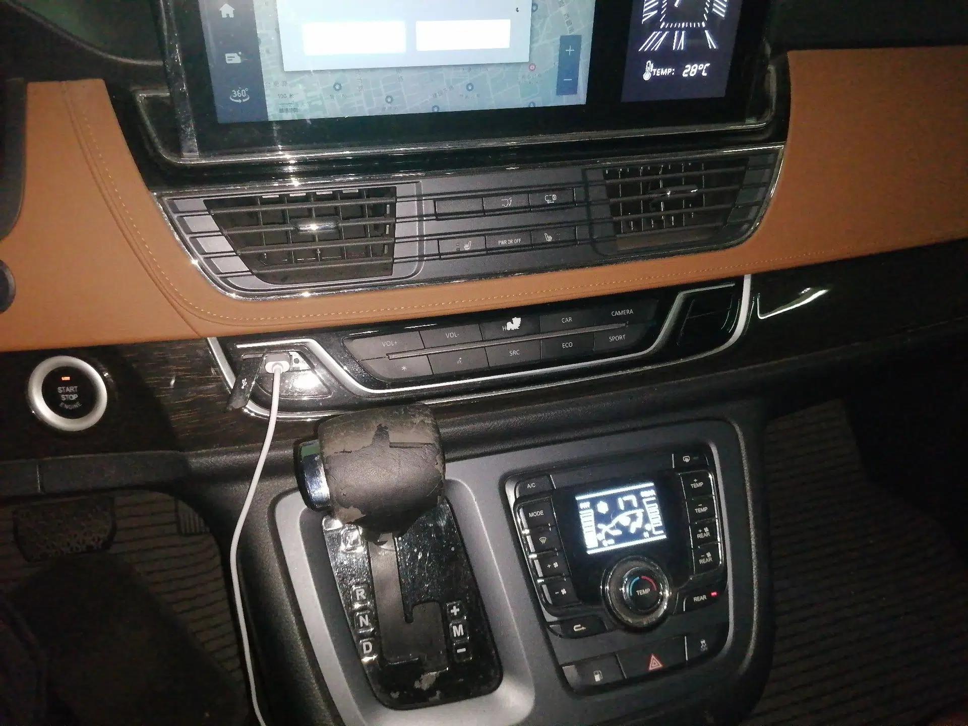 SAIC MAXUS G10 2018 PLUS 2.0T Automatic Black Gold Luxury Edition — миниатюра 13