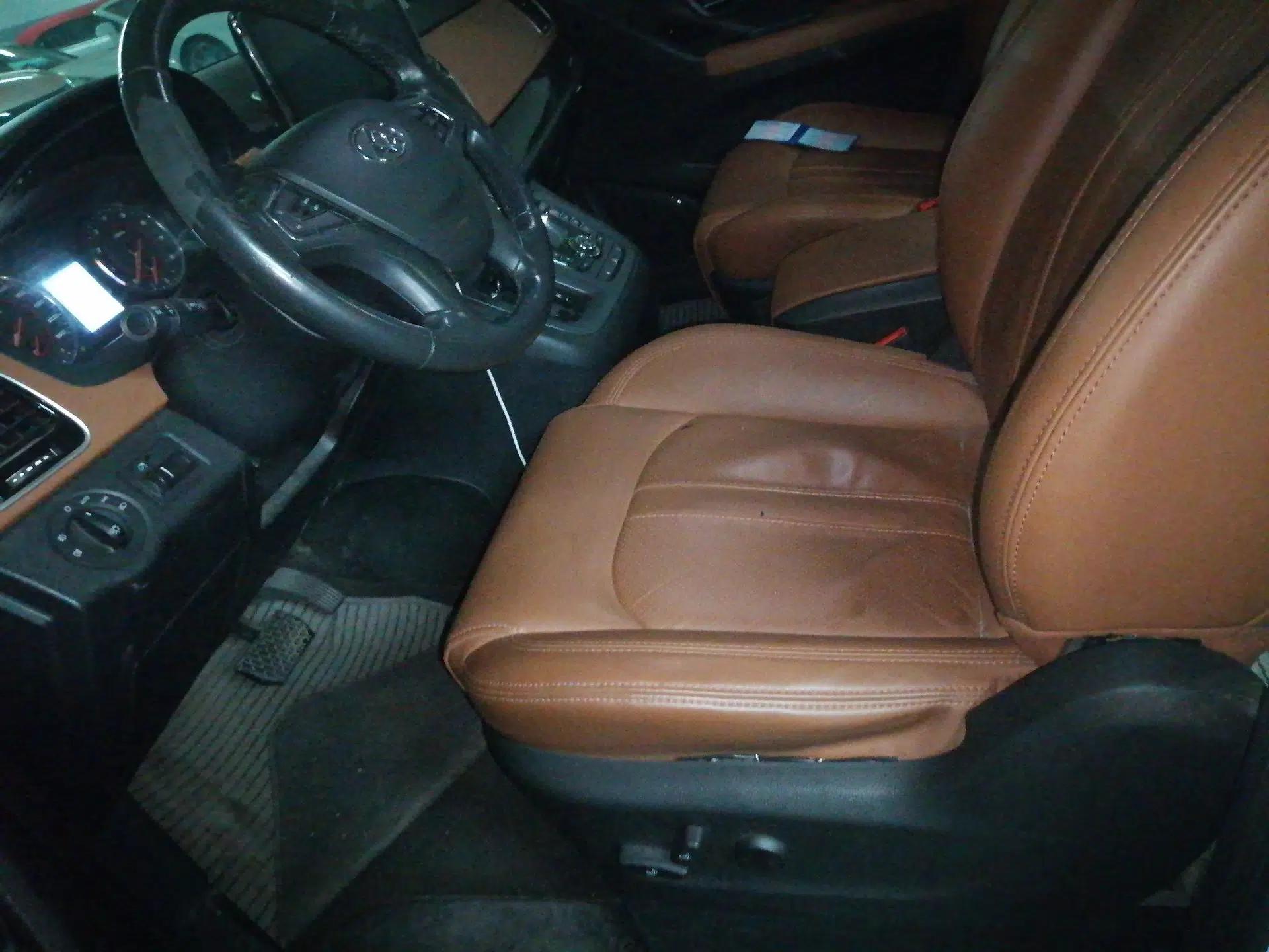 SAIC MAXUS G10 2018 PLUS 2.0T Automatic Black Gold Luxury Edition — миниатюра 16