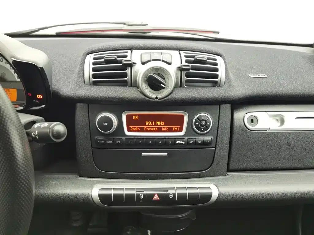 2012 Smart Fortwo 1.0 MHD Hardtop Standard Edition — миниатюра 12