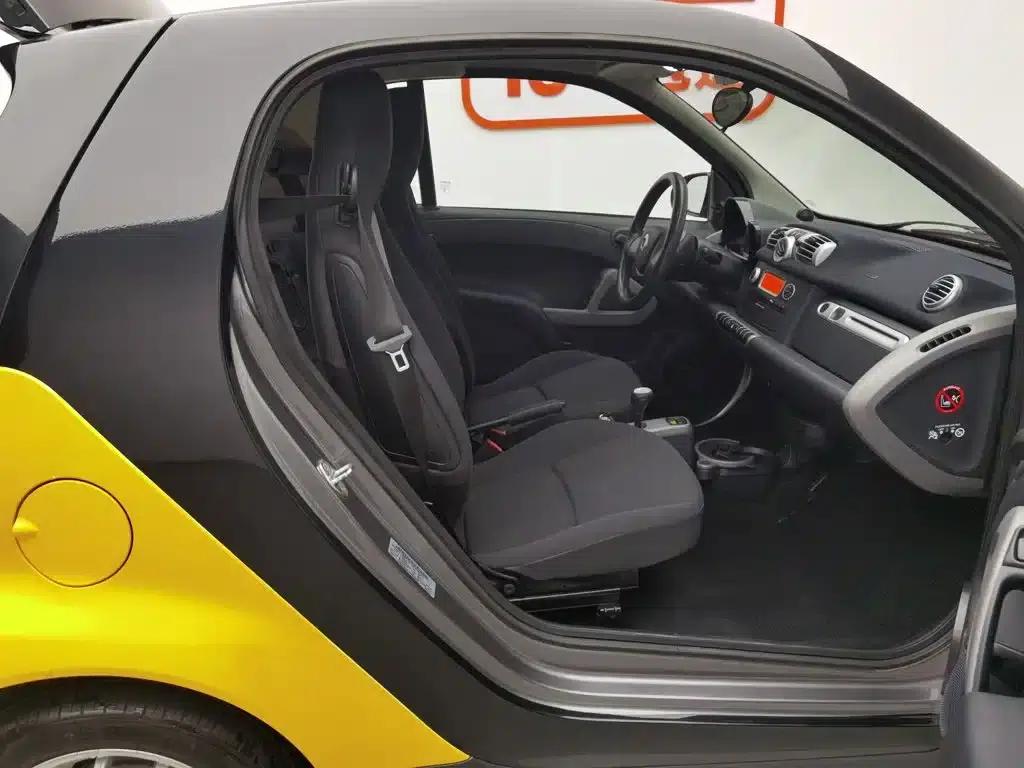 2012 Smart Fortwo 1.0 MHD Hardtop Standard Edition — миниатюра 23