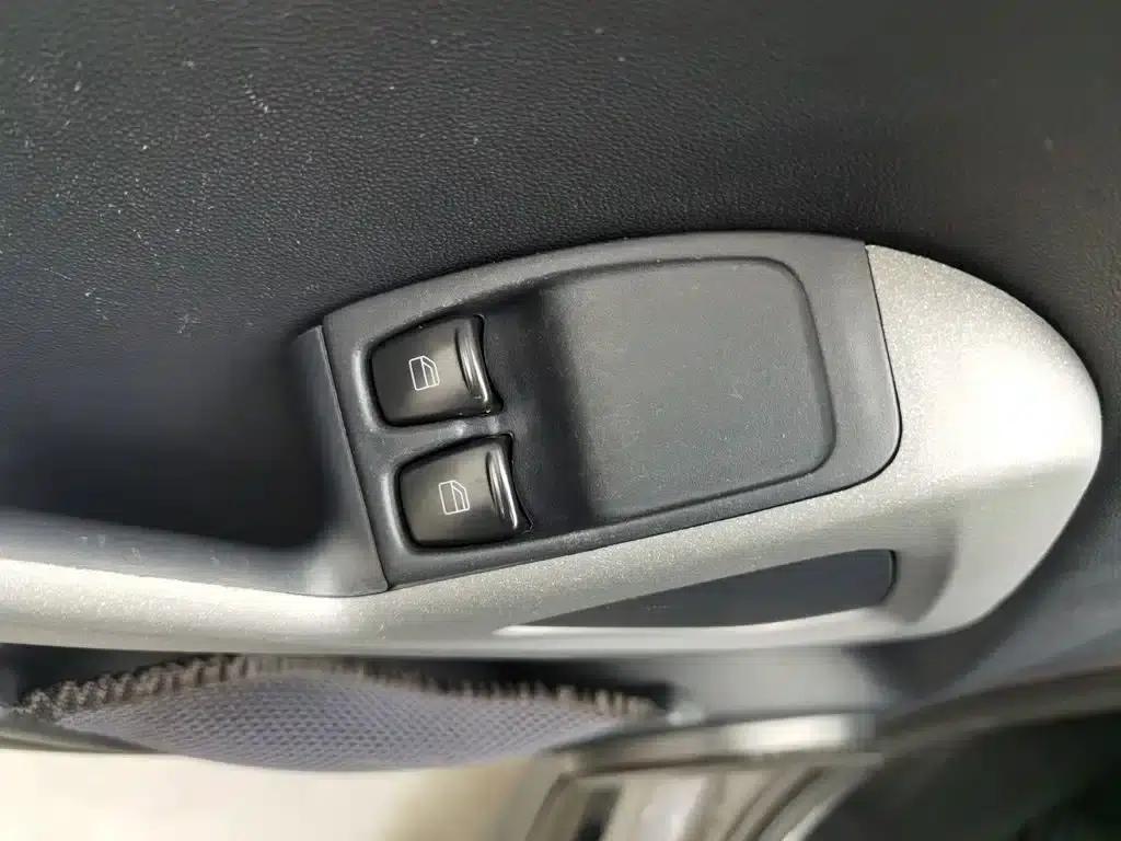 2012 Smart Fortwo 1.0 MHD Hardtop Standard Edition — миниатюра 9