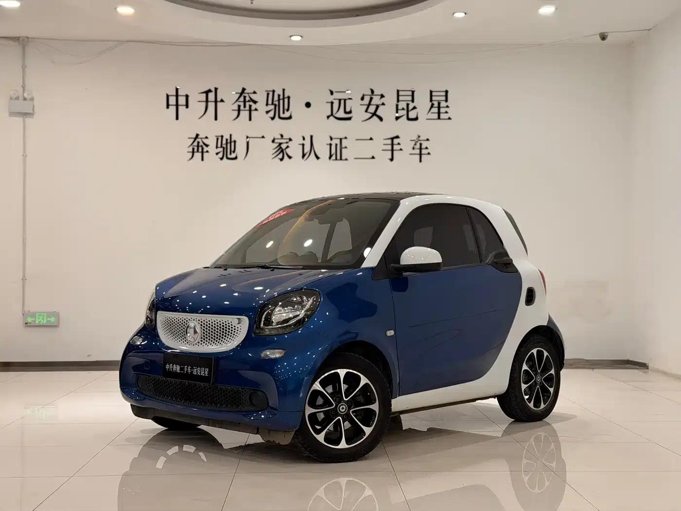 2015 Smart Fortwo 1.0L 52kW Hardtop Passion Edition — миниатюра 1