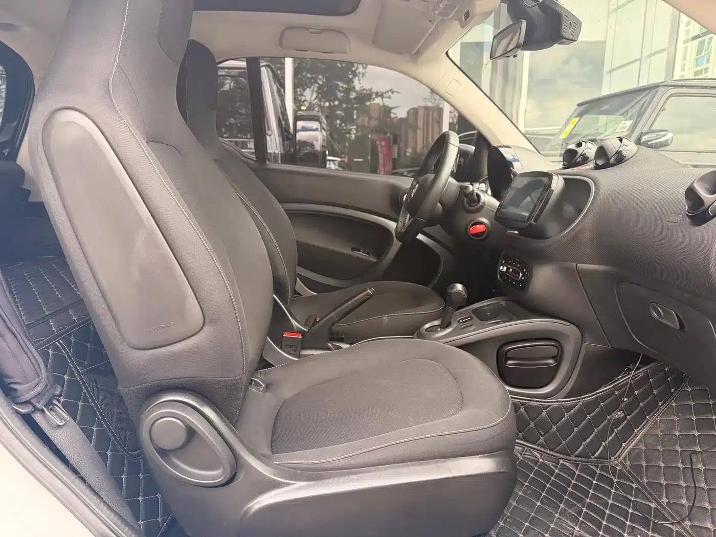 2015 Smart Fortwo 1.0L 52kW Hardtop Passion Edition — миниатюра 17