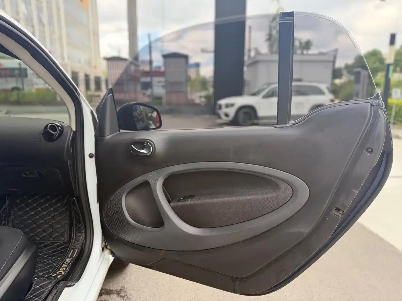 2015 Smart Fortwo 1.0L 52kW Hardtop Passion Edition — миниатюра 20