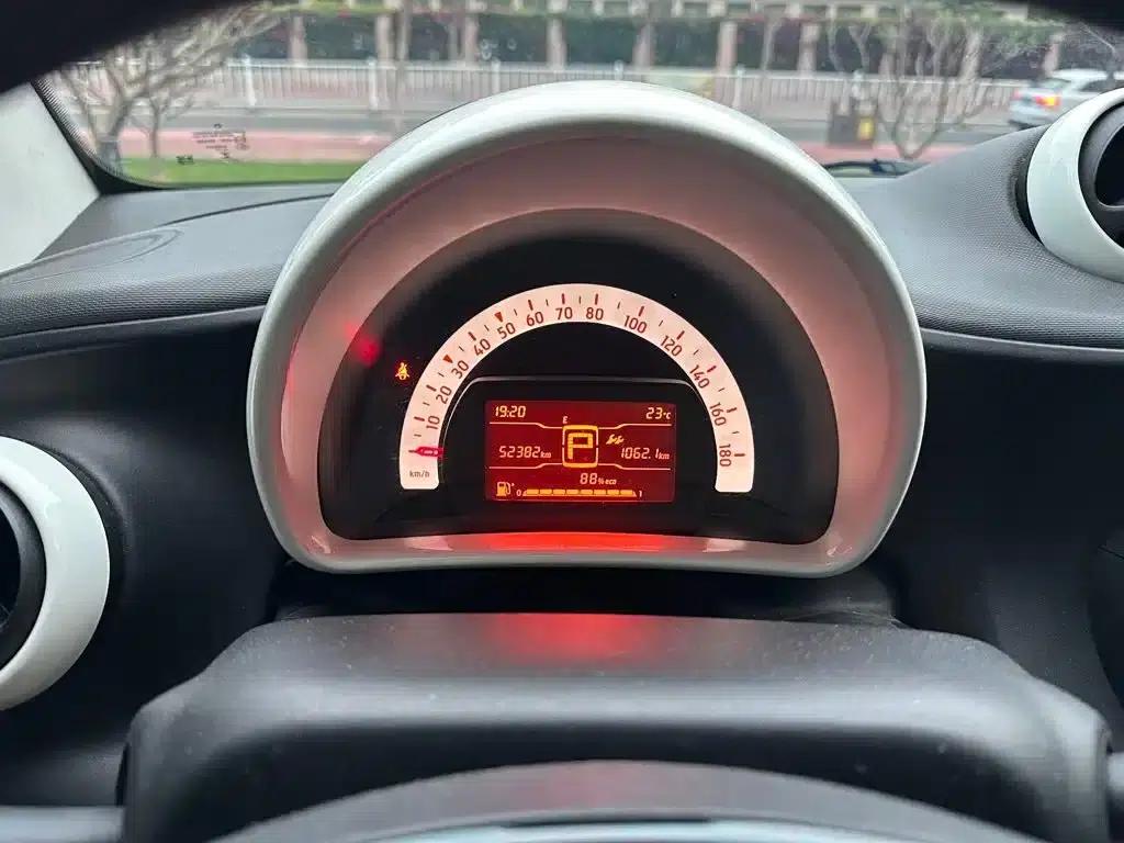 2015 Smart Fortwo 1.0L 52kW Hardtop Dynamic Edition — миниатюра 13