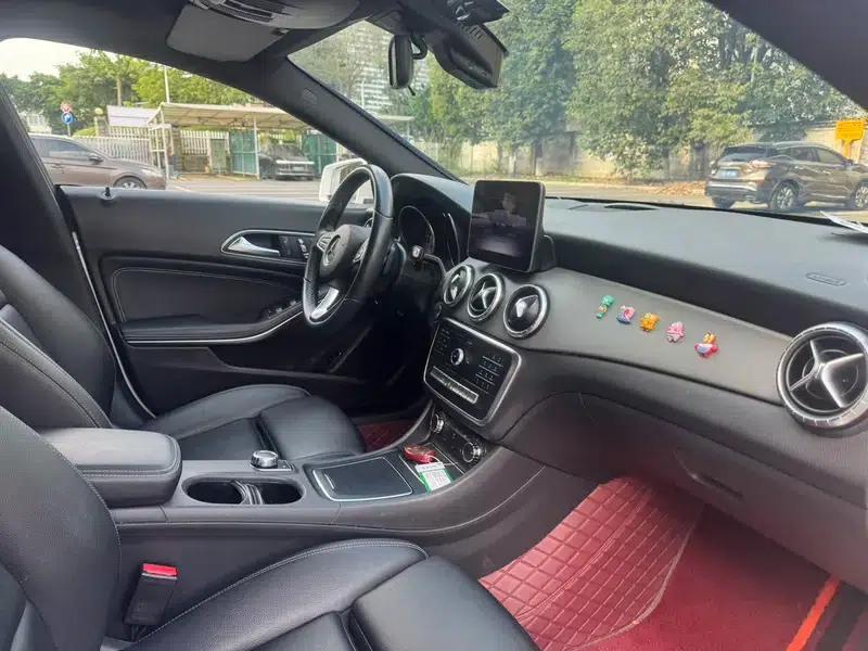 Mercedes-Benz CLA (Imported) 2018 CLA 200 Fashion Edition — миниатюра 10