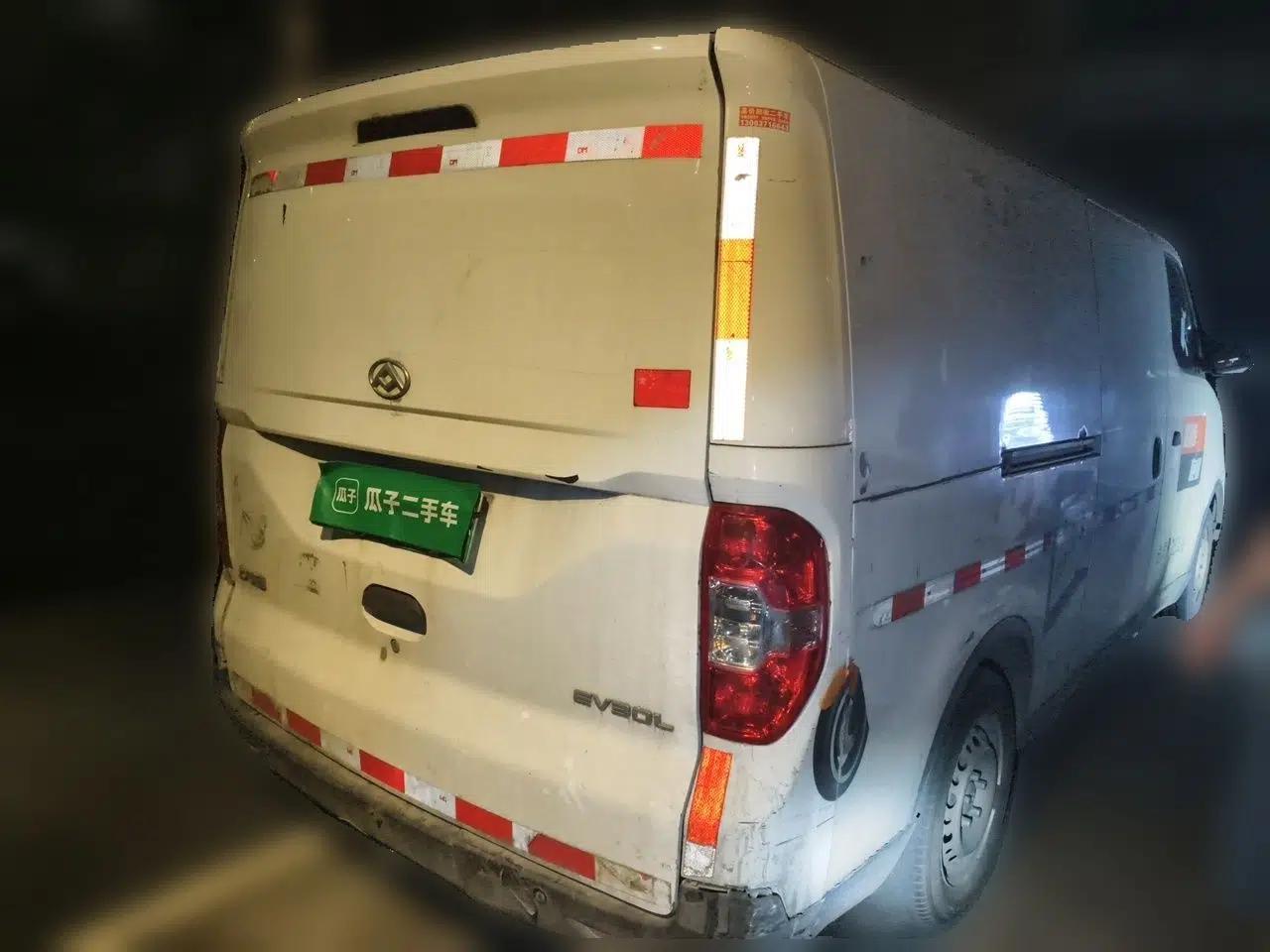 SAIC MAXUS EV30 2019 City Logistics Vehicle Fast Delivery Version Long Wheelbase Mengguli 35 kWh — миниатюра 6