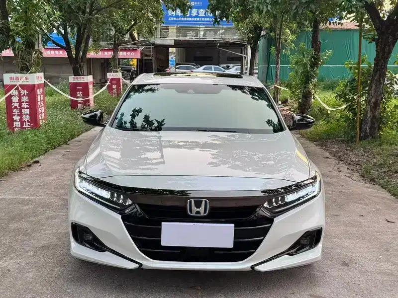 2022 Honda Accord Hybrid 2.0L Phantom Night Edition — миниатюра 2