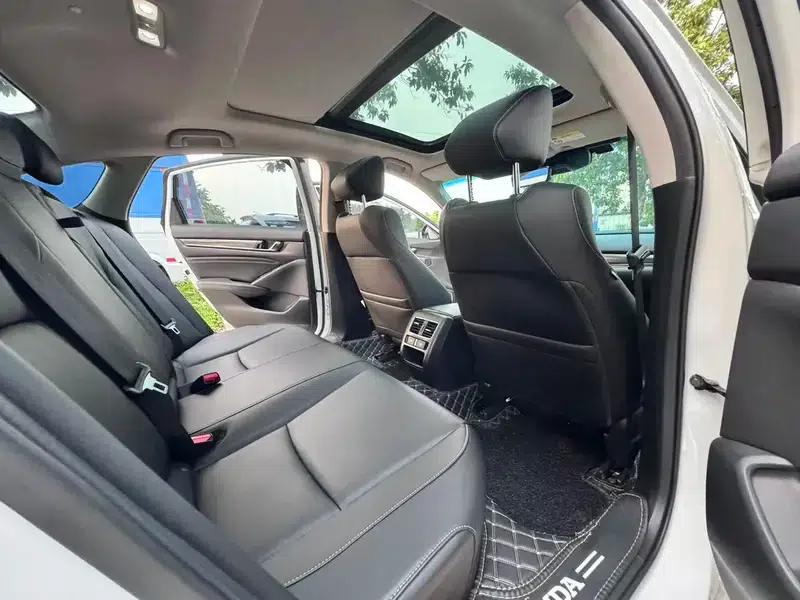 2022 Honda Accord Hybrid 2.0L Phantom Night Edition — миниатюра 11