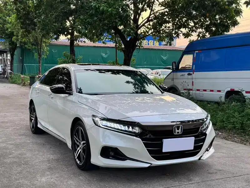 2022 Honda Accord Hybrid 2.0L Phantom Night Edition — миниатюра 3