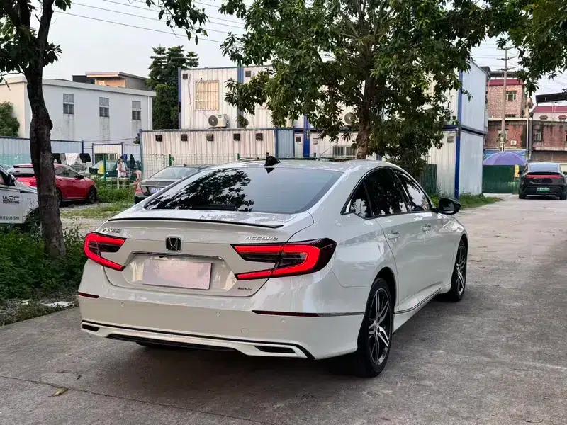2022 Honda Accord Hybrid 2.0L Phantom Night Edition — миниатюра 6