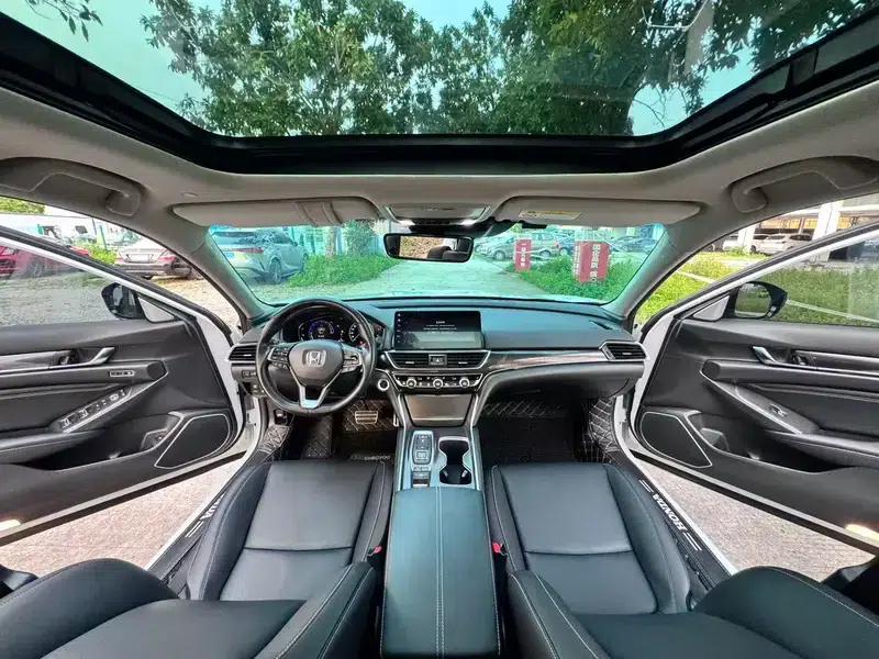 2022 Honda Accord Hybrid 2.0L Phantom Night Edition — миниатюра 7