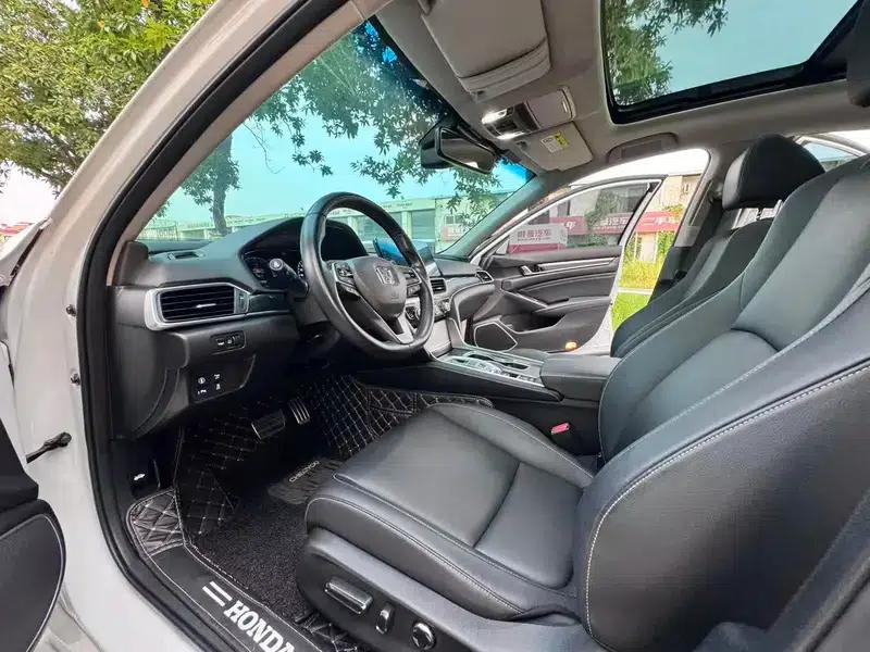 2022 Honda Accord Hybrid 2.0L Phantom Night Edition — миниатюра 9