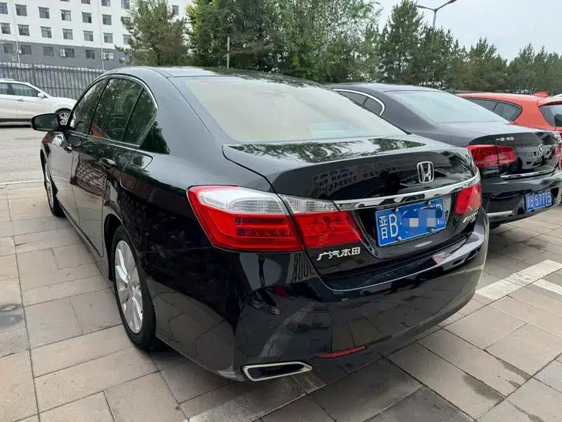 2014 Honda Accord 2.4L EXN Luxury Navigation Edition — миниатюра 4