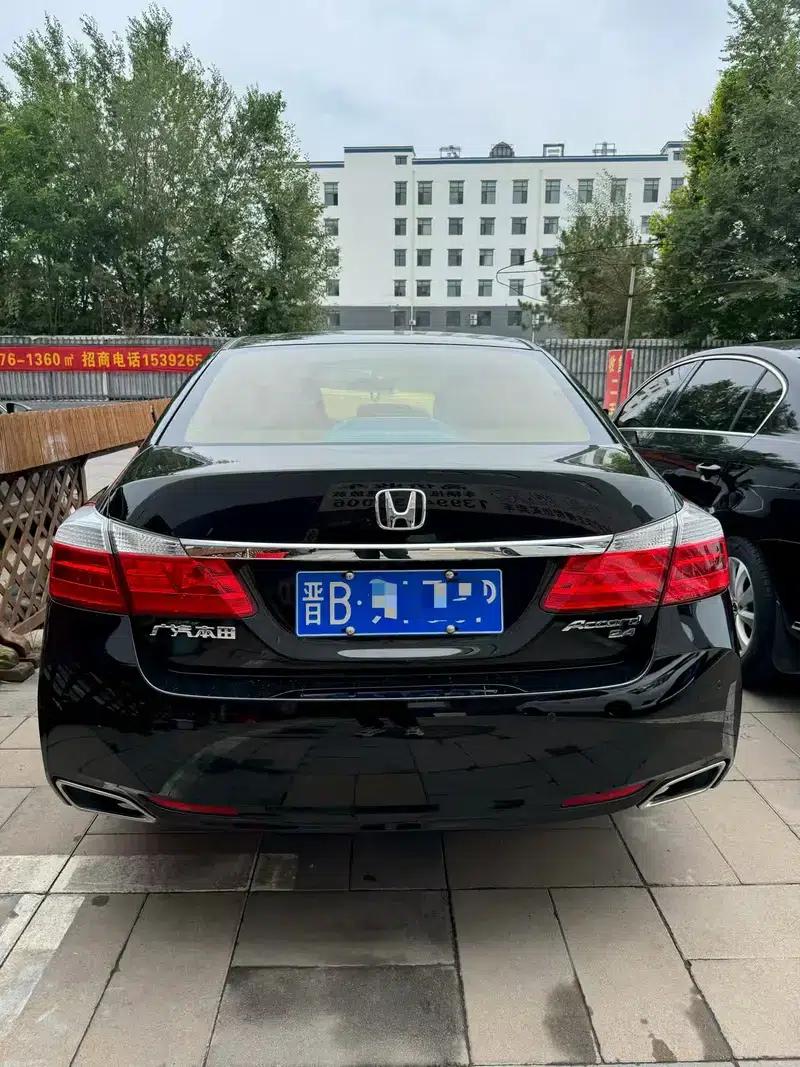 2014 Honda Accord 2.4L EXN Luxury Navigation Edition — миниатюра 5