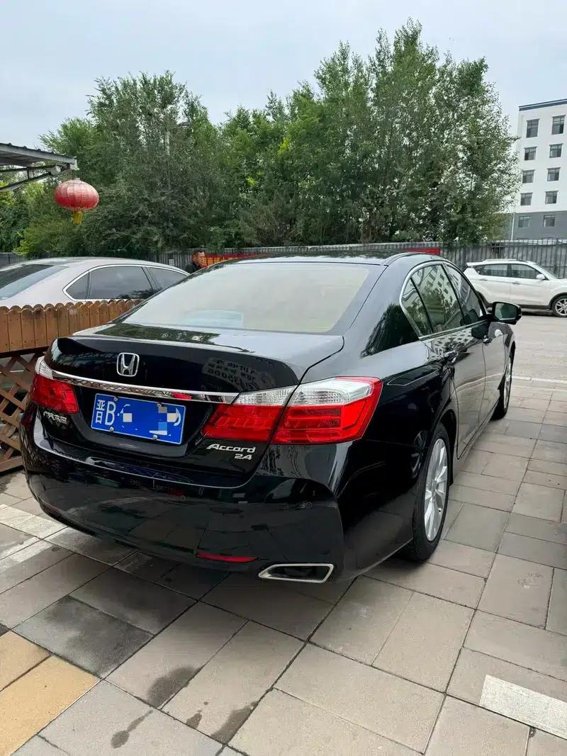 2014 Honda Accord 2.4L EXN Luxury Navigation Edition — миниатюра 6