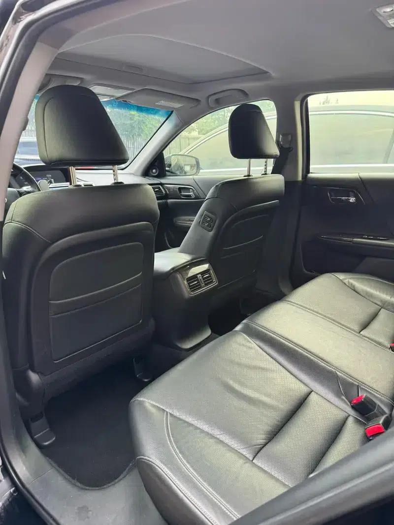 2014 Honda Accord 2.4L EXN Luxury Navigation Edition — миниатюра 7