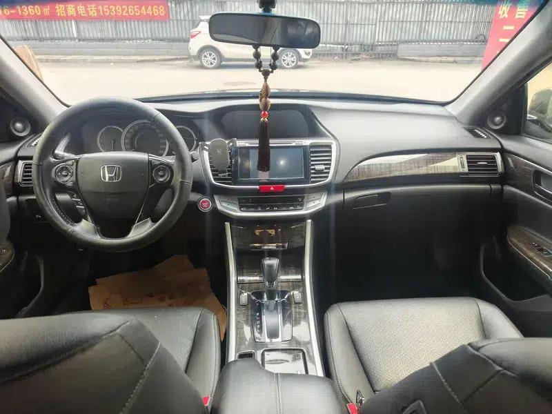 2014 Honda Accord 2.4L EXN Luxury Navigation Edition — миниатюра 8
