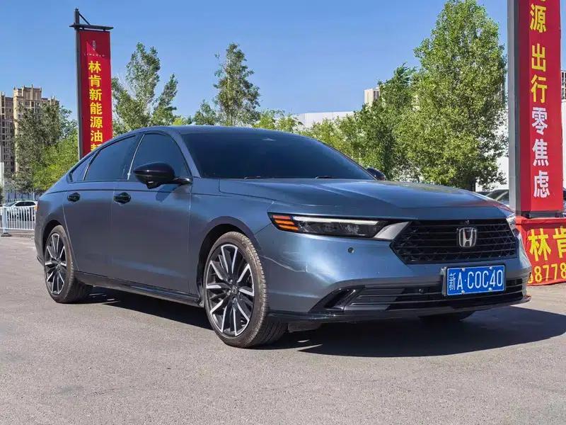 2023 Honda Accord 260TURBO Flagship Edition — миниатюра 3