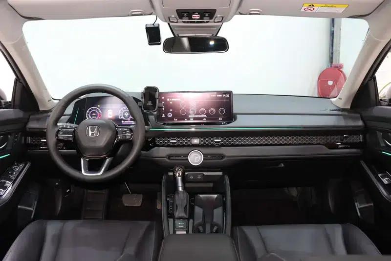 2025 Honda Accord 260TURBO Premium Edition — миниатюра 12