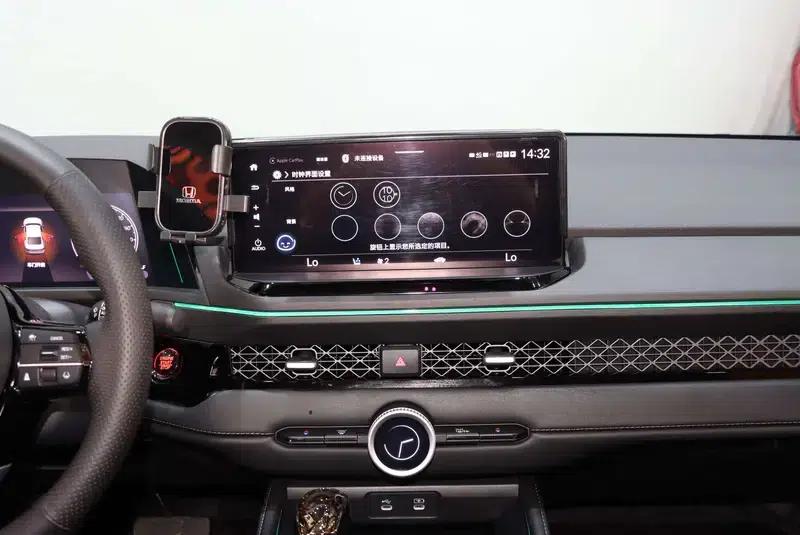 2025 Honda Accord 260TURBO Premium Edition — миниатюра 13