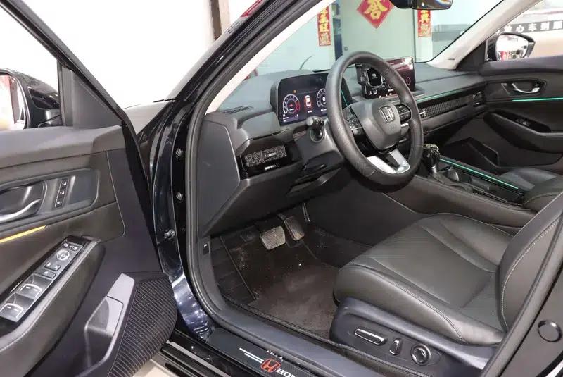 2025 Honda Accord 260TURBO Premium Edition — миниатюра 17