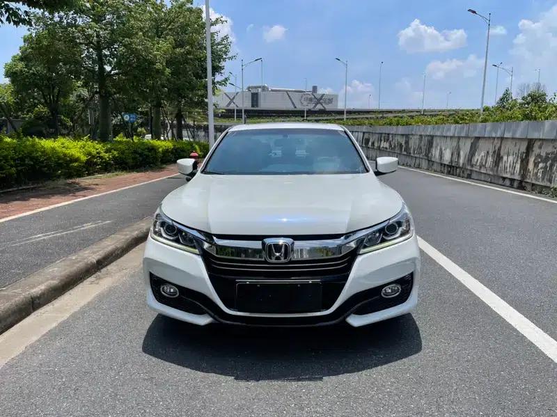 2016 Honda Accord 2.0L Comfort Edition — миниатюра 2