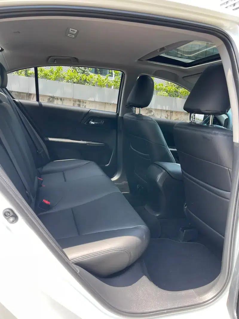 2016 Honda Accord 2.0L Comfort Edition — миниатюра 16
