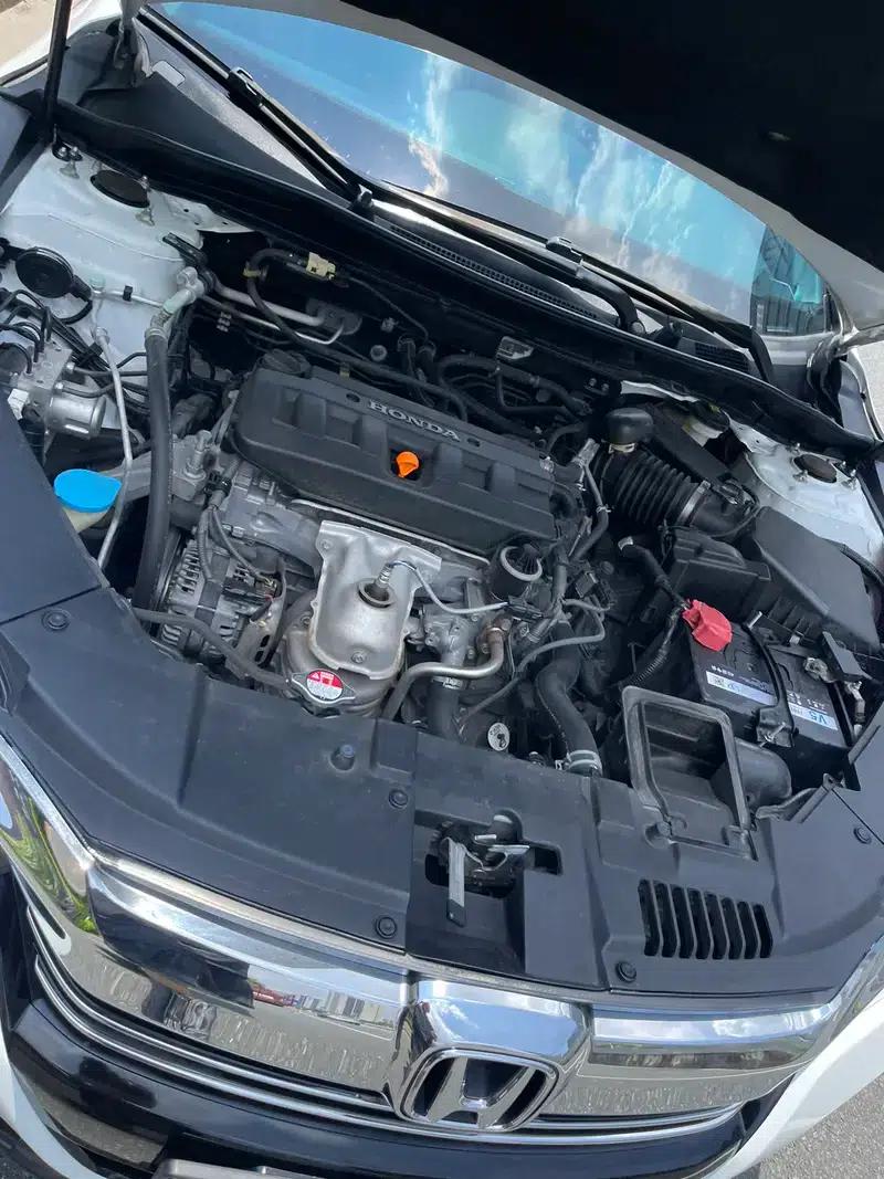 2016 Honda Accord 2.0L Comfort Edition — миниатюра 19