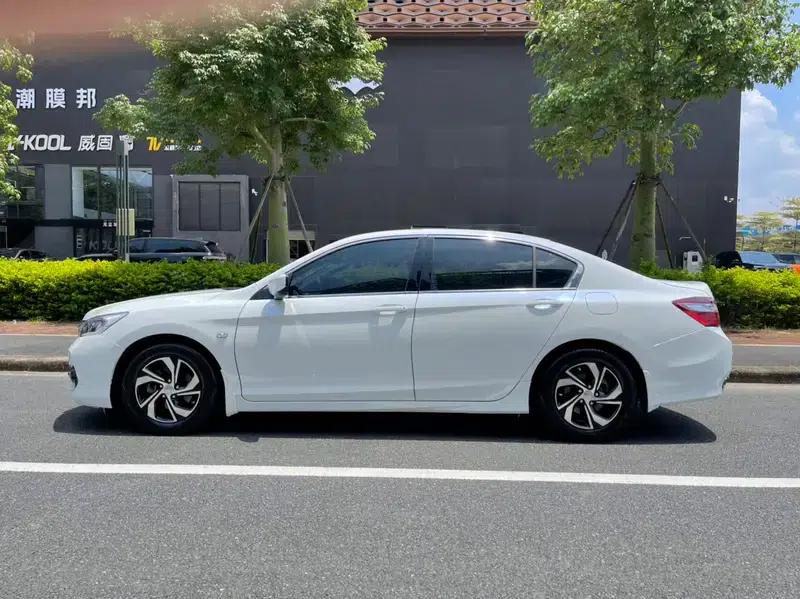 2016 Honda Accord 2.0L Comfort Edition — миниатюра 4