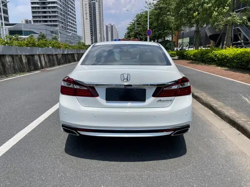 2016 Honda Accord 2.0L Comfort Edition — миниатюра 6