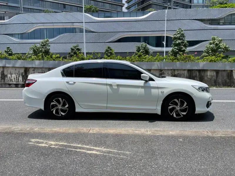 2016 Honda Accord 2.0L Comfort Edition — миниатюра 8