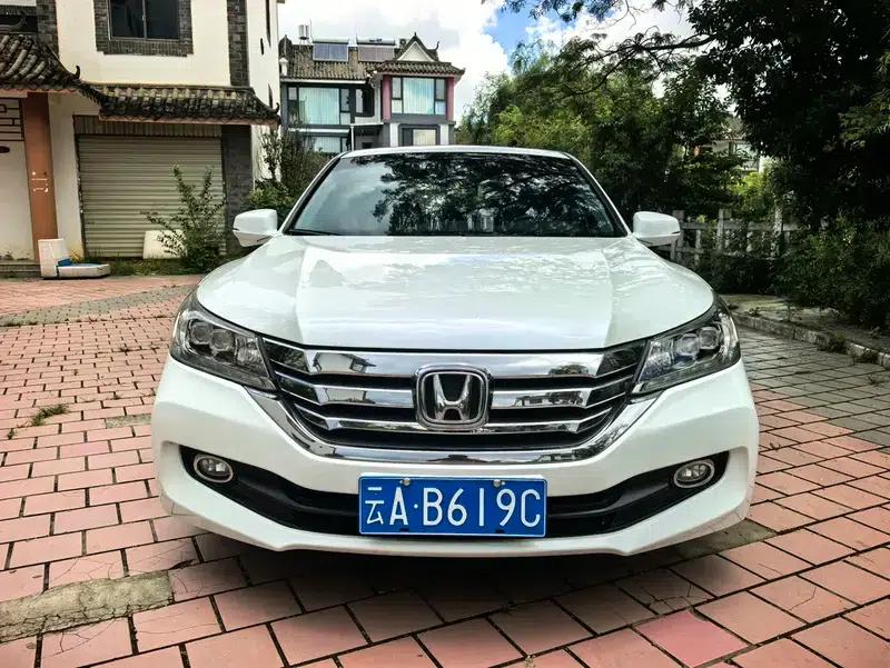 2014 Honda Accord 2.4L EXN Luxury Navigation Edition — миниатюра 2