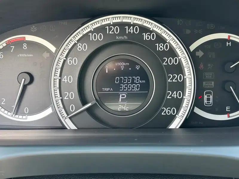 2014 Honda Accord 2.4L EXN Luxury Navigation Edition — миниатюра 9