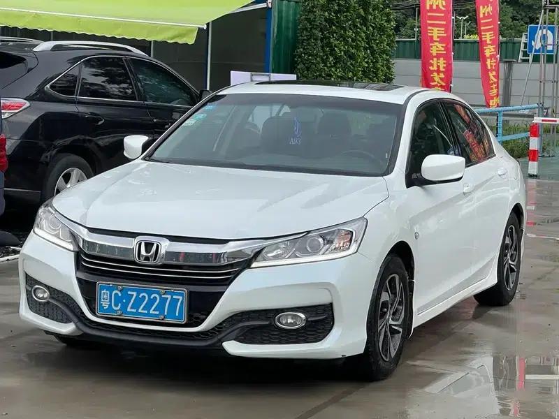 2016 Honda Accord 2.0L Comfort Edition — миниатюра 1