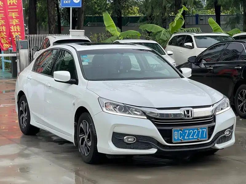 2016 Honda Accord 2.0L Comfort Edition — миниатюра 3