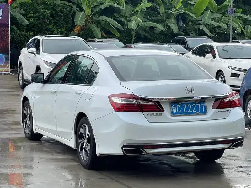 2016 Honda Accord 2.0L Comfort Edition — миниатюра 4