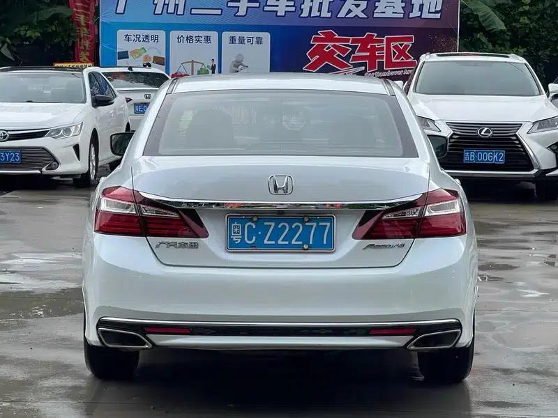 2016 Honda Accord 2.0L Comfort Edition — миниатюра 5