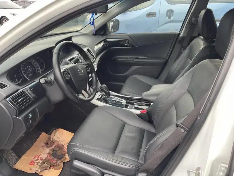 2016 Honda Accord 2.0L Comfort Edition — миниатюра 9