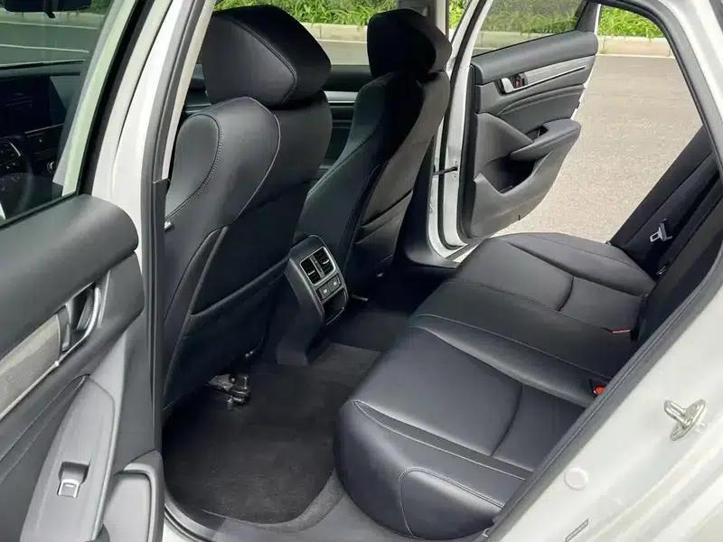 2022 Honda Accord Hybrid 2.0L Elite Edition — миниатюра 11