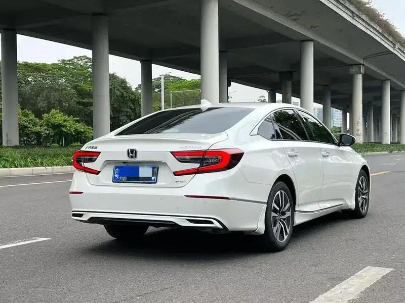 2022 Honda Accord Hybrid 2.0L Elite Edition — миниатюра 3