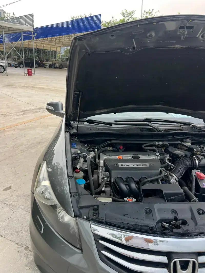 2011 Honda Accord 2.4L EXL Navi — миниатюра 13