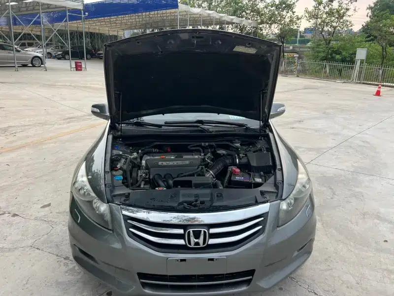 2011 Honda Accord 2.4L EXL Navi — миниатюра 19