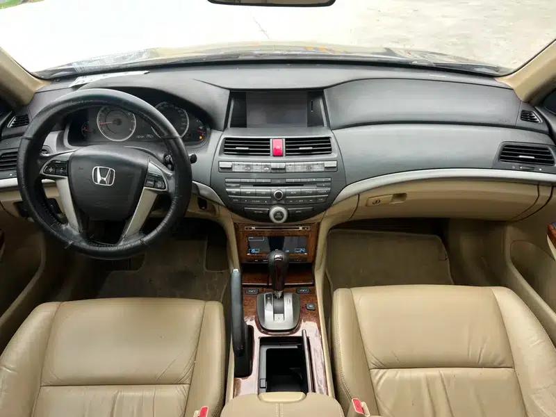 2011 Honda Accord 2.4L EXL Navi — миниатюра 20