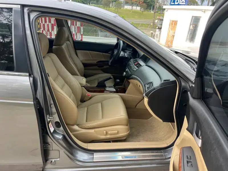 2011 Honda Accord 2.4L EXL Navi — миниатюра 24